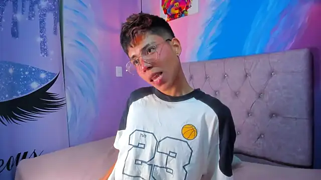 MaxiWildd online show from 11-13-25, 01:10