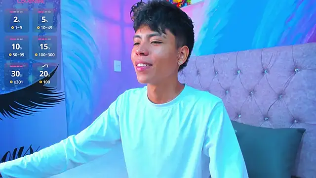 MaxiWildd online show from 04-29-26, 01:15