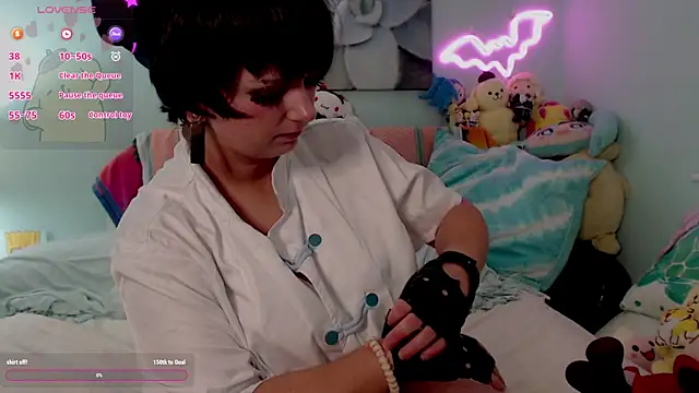 Snapshot of starsaturn chatting on 10-11-25, 03:06 starsaturn online show from 10-11-25, 03:06