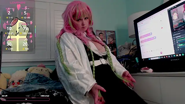 Snapshot of starsaturn chatting on 10-13-25, 03:28 starsaturn online show from 10-13-25, 03:28