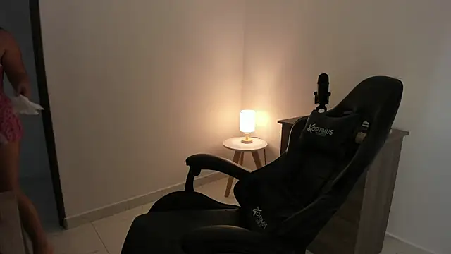 Kyleighc online show from 10-28-25, 10:34