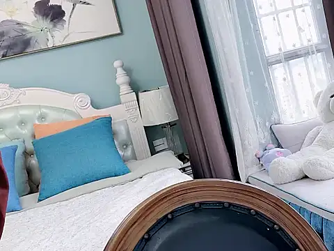 sarah111 online show from 10-21-25, 03:18