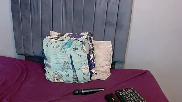 ChubbyBuddyxXx online show from 10-05-25, 12:53