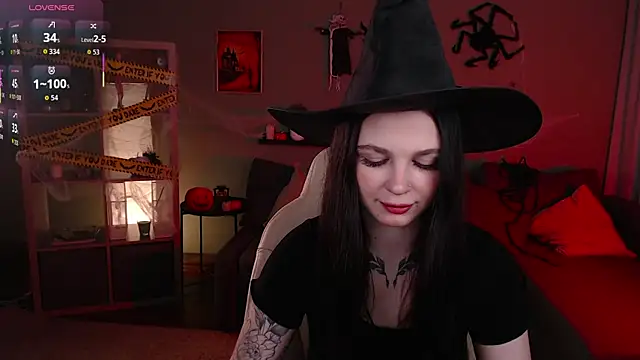 Michela Fruet online show from 10-24-25, 01:03