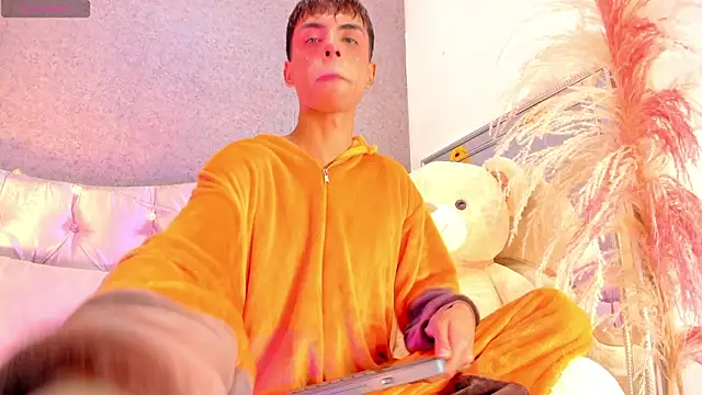 PrincePoppy online show from 09-18-25, 08:33