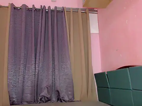 Snapshot of fallen_angel08 chatting on 09-13-25, 04:01 fallen angel08 online show from 09-13-25, 04:01