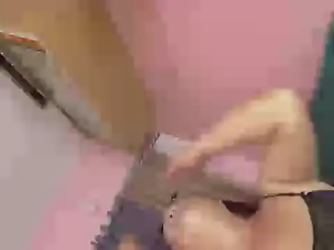 Snapshot of fallen_angel08 chatting on 10-05-25, 08:18 fallen angel08 online show from 10-05-25, 08:18