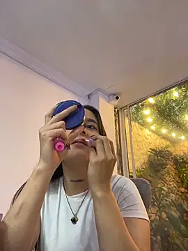 AlliceWinter online show from 11-19-25, 01:22