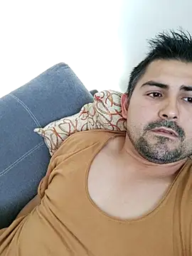 Bradd 32 online show from 10-05-25, 05:22