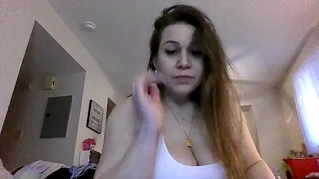 Snapshot of thedevinemama chatting on 04-06-26, 10:44 thedevinemama online show from 04-06-26, 10:44