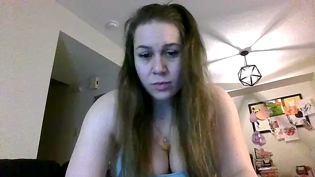 Snapshot of thedevinemama chatting on 05-05-26, 01:13 thedevinemama online show from 05-05-26, 01:13