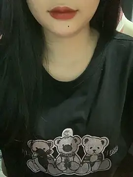 Linhtruong  online show from 11-13-25, 04:44