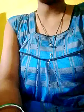 Snapshot of Daisygirl9 chatting on 10-17-25, 02:30 Daisygirl9 online show from 10-17-25, 02:30