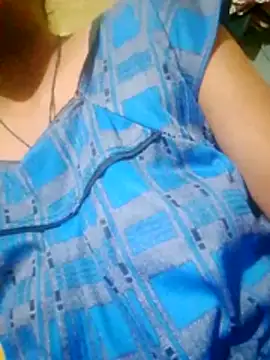 Snapshot of Daisygirl9 chatting on 10-18-25, 03:46 Daisygirl9 online show from 10-18-25, 03:46