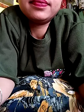 Snapshot of Daisygirl9 chatting on 10-21-25, 05:41 Daisygirl9 online show from 10-21-25, 05:41