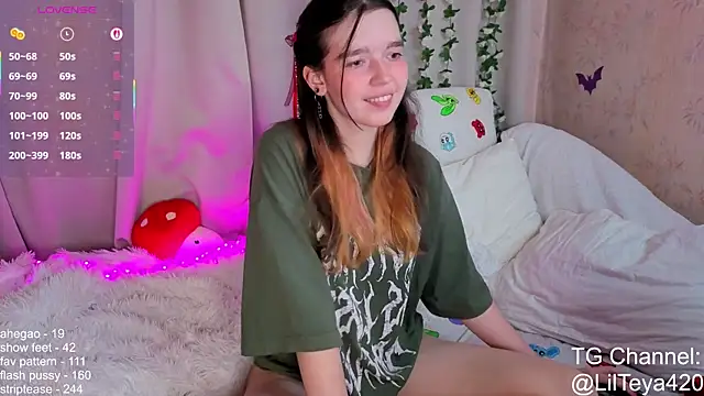 Snapshot of little_Teya chatting on 10-04-25, 06:28 little Teya online show from 10-04-25, 06:28