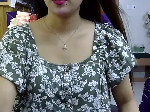 Snapshot of Obonti_2000 chatting on 10-27-25, 05:17 Obonti 2000 online show from 10-27-25, 05:17