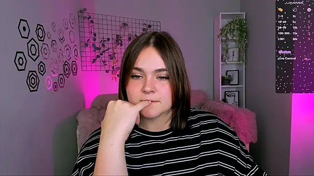 Snapshot of lorraine_carter chatting on 10-06-25, 07:22 lorraine carter online show from 10-06-25, 07:22