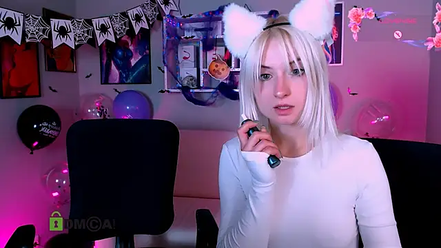 Snapshot of lorraine_carter chatting on 10-27-25, 06:01 lorraine carter online show from 10-27-25, 06:01