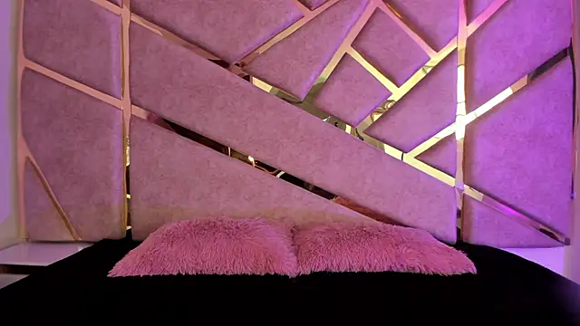 Snapshot of Zafiro_claire chatting on 10-21-25, 06:41 Zafiro claire online show from 10-21-25, 06:41