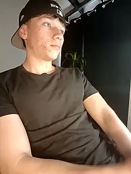 Logan sixxer online show from 09-25-25, 07:39