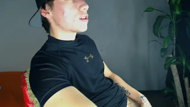 Snapshot of Logan_sixxer chatting on 11-30-25, 06:23 Logan sixxer online show from 11-30-25, 06:23