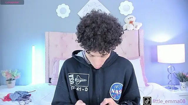 Snapshot of Joe_And_Emma chatting on 10-13-25, 10:32 Joe And Emma online show from 10-13-25, 10:32