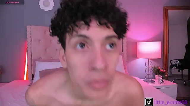 Snapshot of Joe_And_Emma chatting on 10-15-25, 09:26 Joe And Emma online show from 10-15-25, 09:26