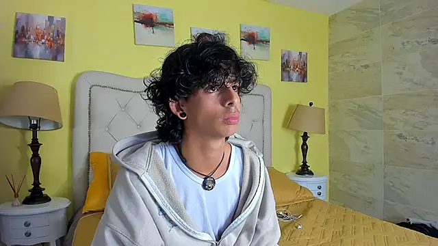 Ibratxandy online show from 10-18-25, 03:24