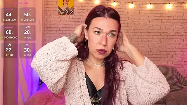 ReginaFoXXXy online show from 12-19-25, 12:01