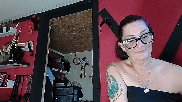 Mistress-Ivy51 online show from 11-05-25, 07:30