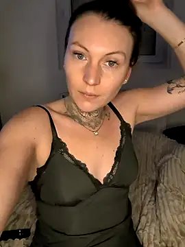 Snapshot of monsieuretmada1 chatting on 11-01-25, 07:32 monsieuretmada1 online show from 11-01-25, 07:32