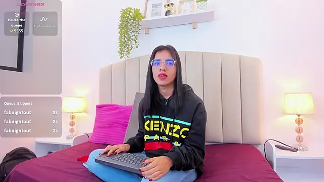 Rachel Donnelly online show from 09-27-25, 05:01