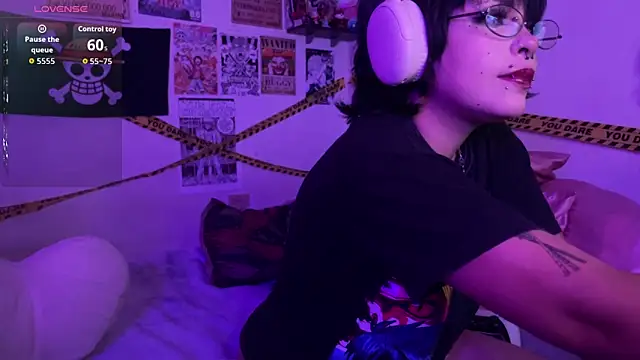PixelKitty  online show from 05-15-26, 01:45
