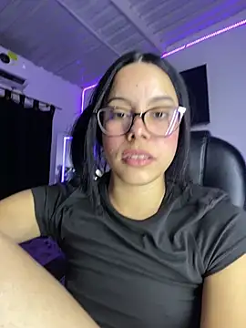 Snapshot of lesly_cutee chatting on 04-14-26, 03:34 lesly cutee online show from 04-14-26, 03:34