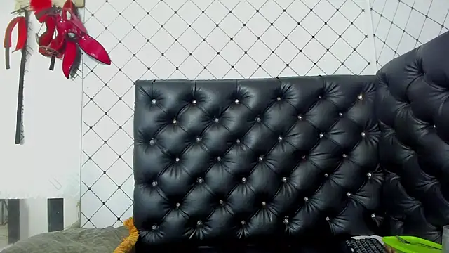 Snapshot of EMMA_SANTANA chatting on 09-30-25, 07:30 EMMA SANTANA online show from 09-30-25, 07:30