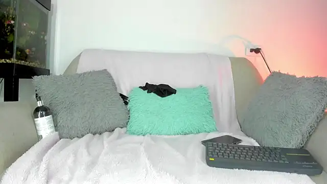 Snapshot of teo_saenz chatting on 10-14-25, 03:07 teo saenz online show from 10-14-25, 03:07