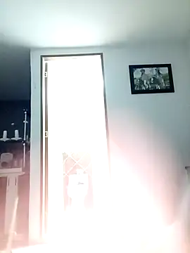 Arianna Moss online show from 10-24-25, 04:09