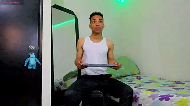 Snapshot of kenan_2601 chatting on 10-14-25, 11:49 kenan 2601 online show from 10-14-25, 11:49