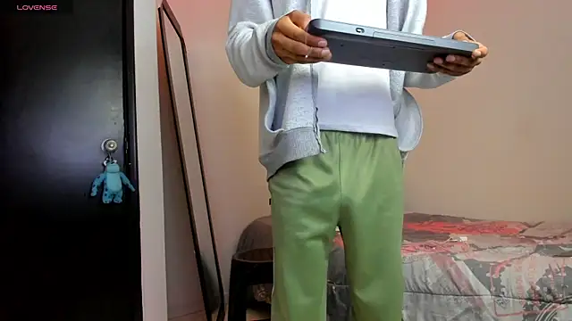 Snapshot of kenan_2601 chatting on 10-21-25, 05:24 kenan 2601 online show from 10-21-25, 05:24