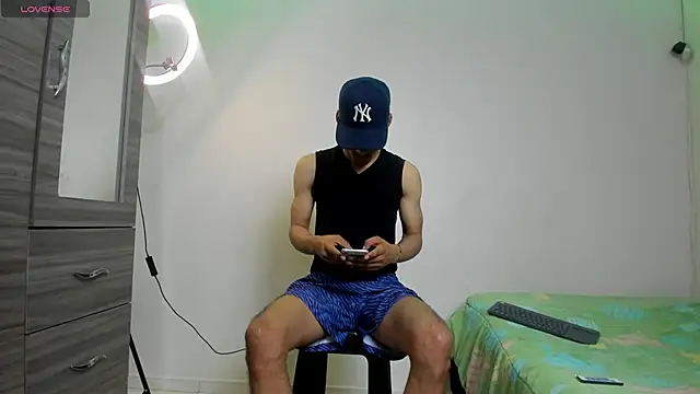 Snapshot of kenan_2601 chatting on 10-25-25, 10:26 kenan 2601 online show from 10-25-25, 10:26