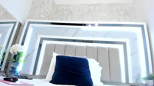 melodycharlotte online show from 10-24-25, 12:12