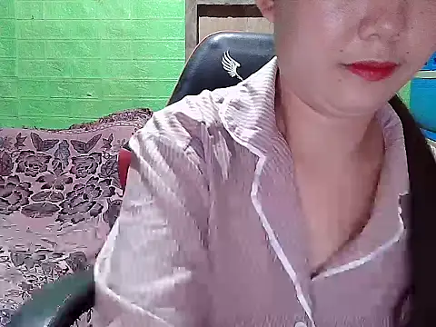 Snapshot of lucky_rona chatting on 06-27-26, 01:17 lucky rona online show from 06-27-26, 01:17