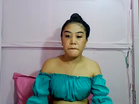 Snapshot of YourWildestDoll chatting on 04-21-26, 02:51 YourWildestDoll online show from 04-21-26, 02:51