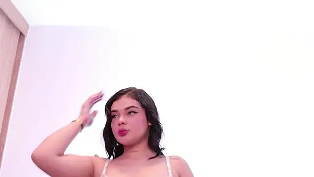 Snapshot of DulceDuarte chatting on 10-17-25, 11:02 DulceDuarte online show from 10-17-25, 11:02