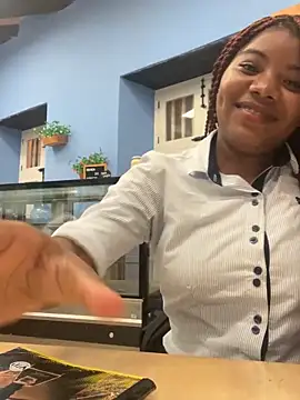 Snapshot of chocolatito-ho chatting on 09-11-25, 11:27 chocolatito-ho online show from 09-11-25, 11:27