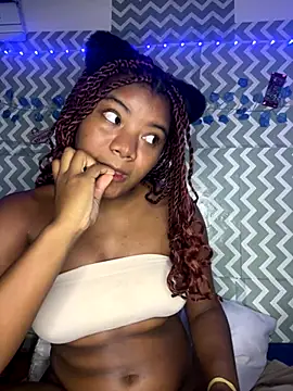 Snapshot of chocolatito-ho chatting on 10-21-25, 08:15 chocolatito-ho online show from 10-21-25, 08:15