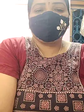 Snapshot of lathikaqueentamil chatting on 10-05-25, 05:00 lathikaqueentamil online show from 10-05-25, 05:00