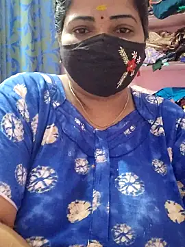 Snapshot of lathikaqueentamil chatting on 10-08-25, 04:10 lathikaqueentamil online show from 10-08-25, 04:10