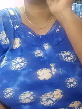 Snapshot of lathikaqueentamil chatting on 11-02-25, 02:14 lathikaqueentamil online show from 11-02-25, 02:14